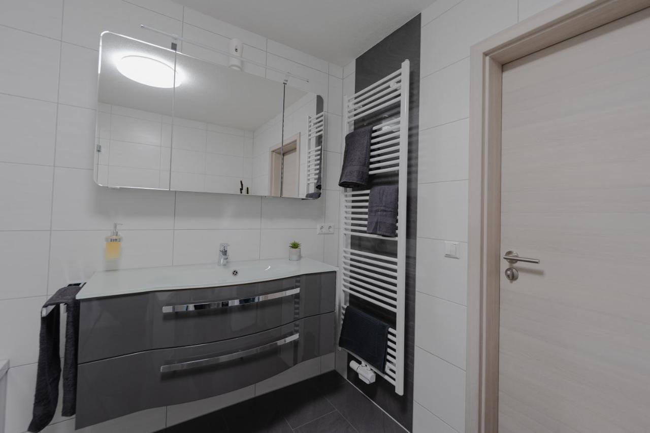 Modern - Ruhige Lage - Zentrumsnah - 2-Zimmer Apartment Хорб-ам-Неккар Экстерьер фото